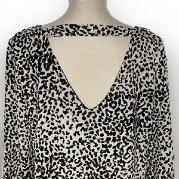 Daytrip Leopard print long sleeve Blouse size small - Picture 9 of 9